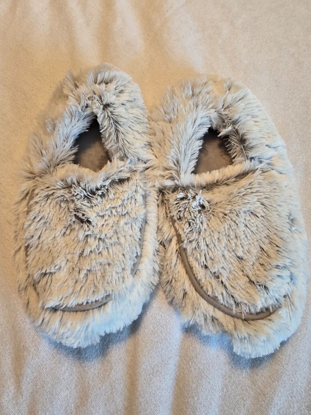 Warmies Cozy Microwaveable Scented Lavender Slippers Faux Fur Gray White One Sz